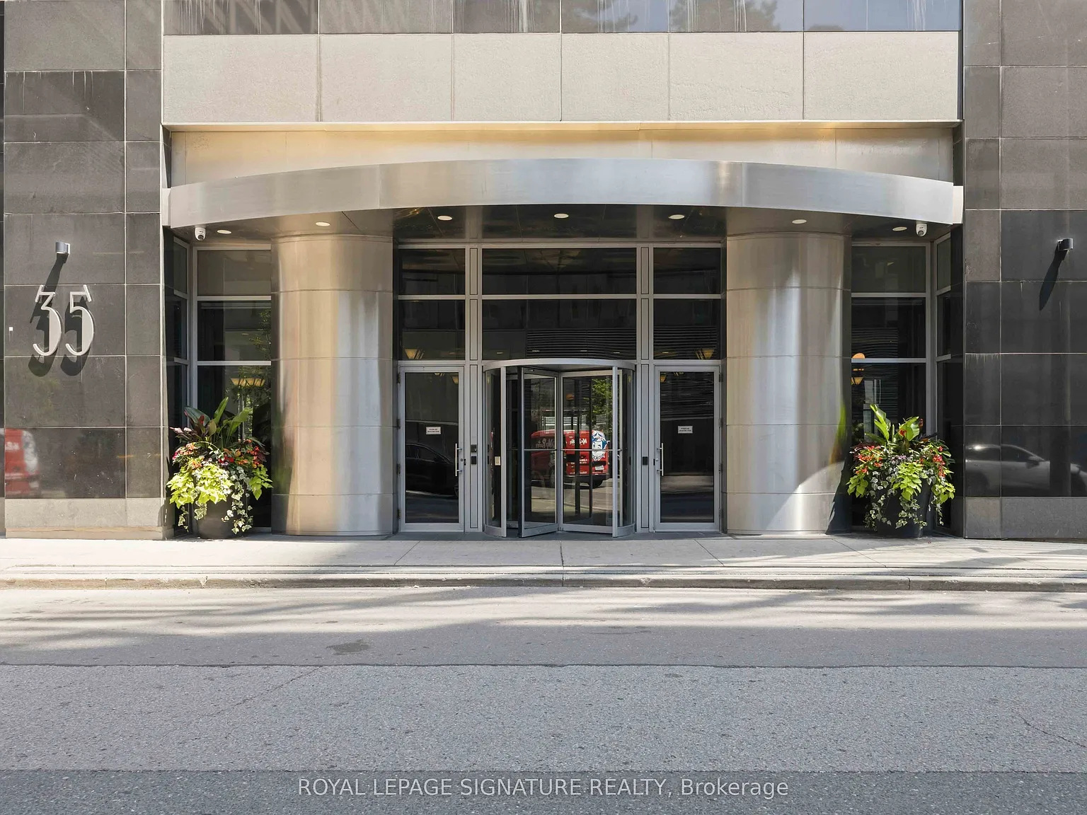 3 bed, $5,499 — Photo 3