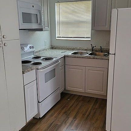 5th image of 613 Murphy St