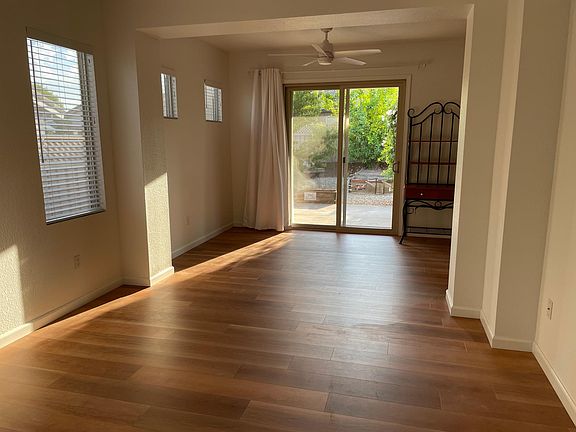 4th image of 1802 Cottage Rose Ln