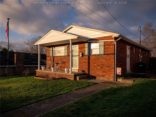 521 Dudding Ave, Hurricane, WV 25526