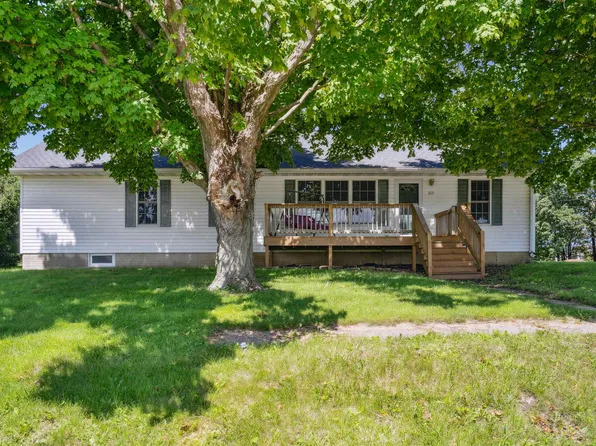 215 N Boody St, Ossian, IA 52161