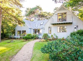 6 Harbor Ln, Oak Bluffs, MA 02557