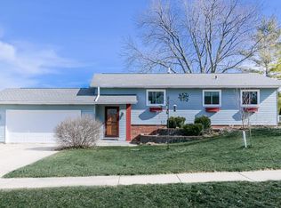 918 Hillside Dr, Jefferson, WI 53549