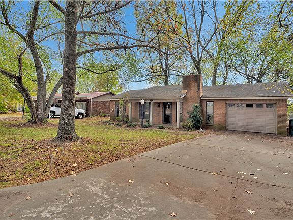 2nd image of 1601 E Sandy Dr
