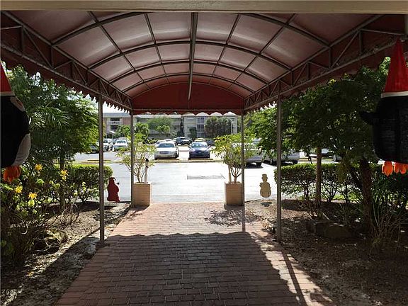 2nd image of 981 Hillcrest Ct APT 207