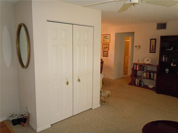 5th image of 425 Sandpiper Dr APT D