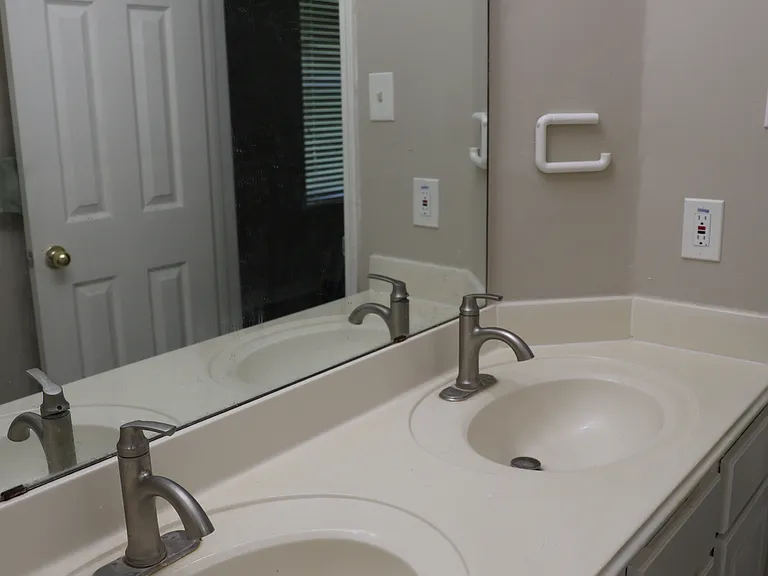 4323 Lakeside Meadow Dr — Photo 14