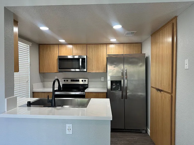 Corona Pointe Resort — Photo 159