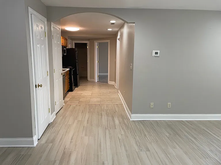 Living Rm to Kitchen