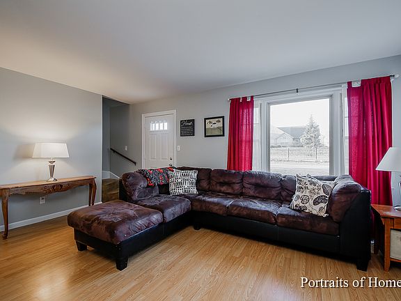 4th image of 9243 183rd St