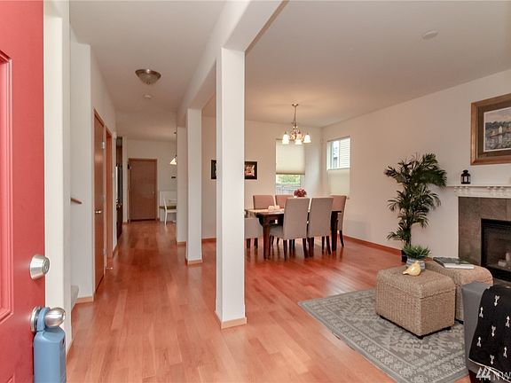 4th image of 1238 51st St NE