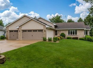 7077 Moss Canyon Rd, Cherry Valley, IL 61016