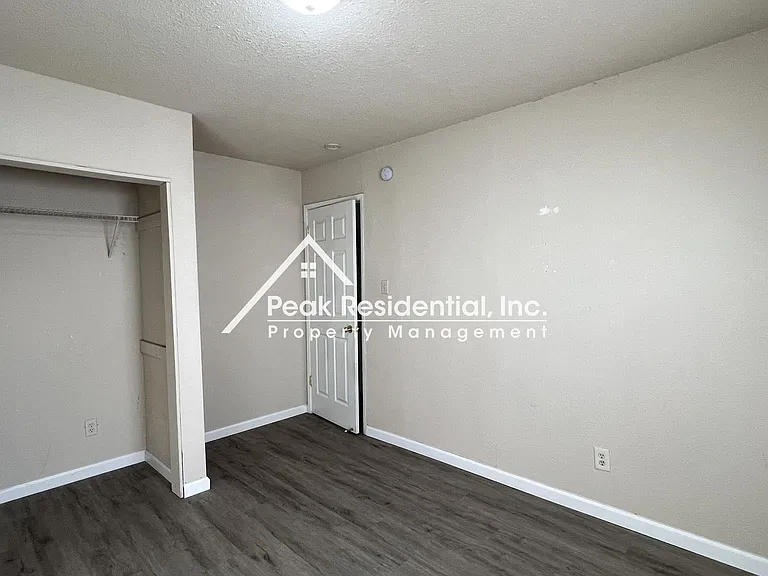 5912 Del Campo Ln — Photo 11