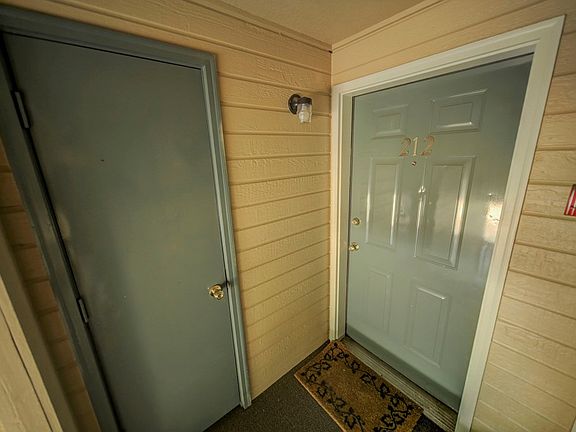 4th image of 300 Washington St #212
