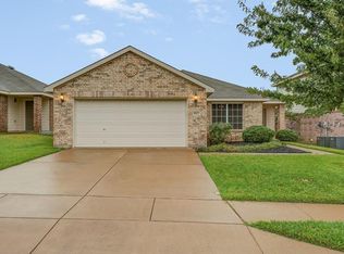 4917 Trail Creek Dr, Fort Worth, TX 76244