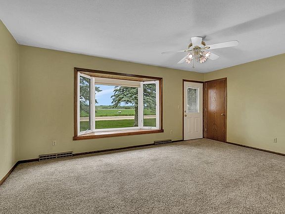 5th image of 347 2nd St NE