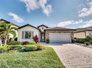 9272 Shadow Oak Ln, Naples, FL 34120