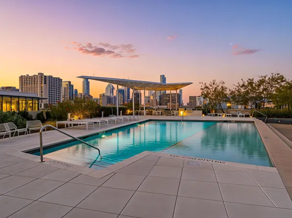 800 Embassy Dr #302, Austin, TX 78702