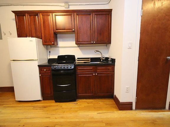 2nd image of 336 E 5th St Frnt 2