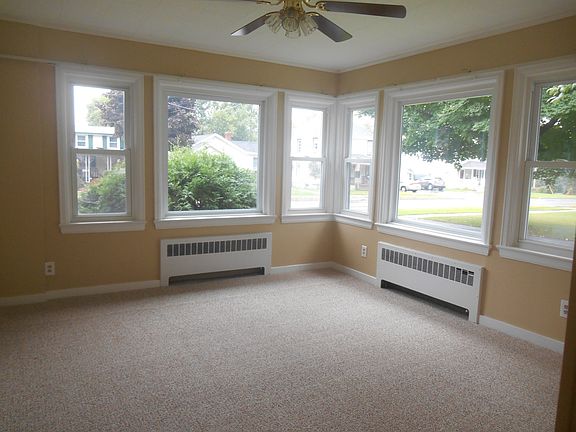5th image of 60 Grove St