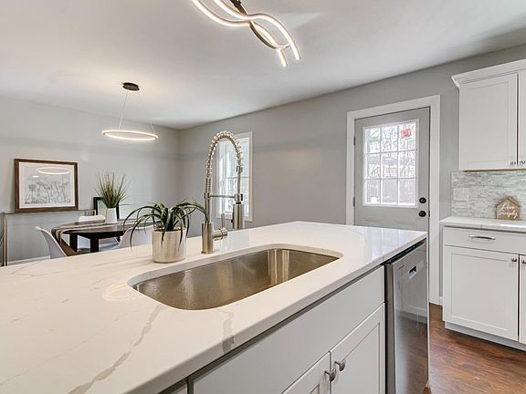 5th image of 376 Juniper Dr