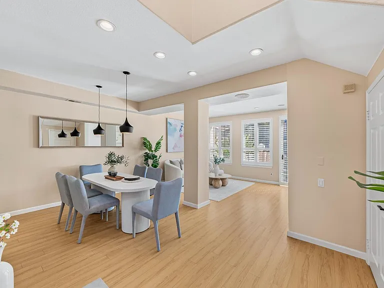 856 Lakeshore Dr — Photo 6