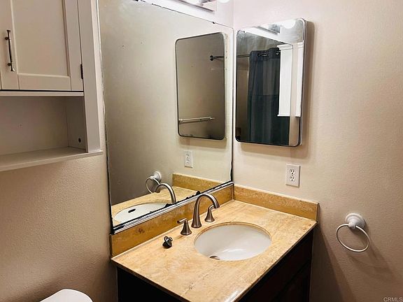5th image of 159 Redwood Ave #159B