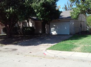 2217 Sheriff Dr, Grand Prairie, TX 75051