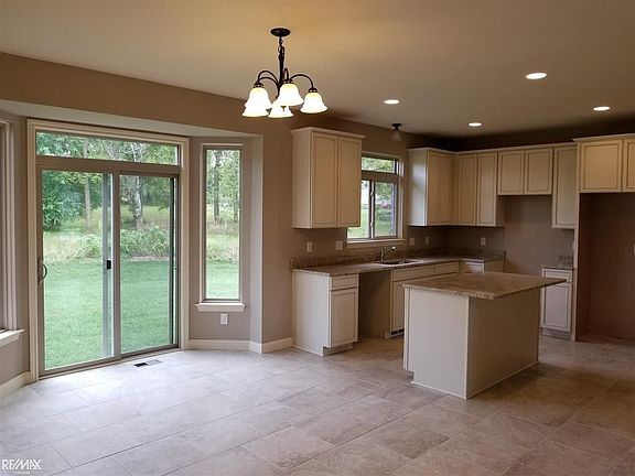 4th image of 49048 Appaloosa Dr