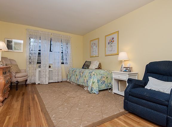 3rd image of 16 Field End Ln APT 1L