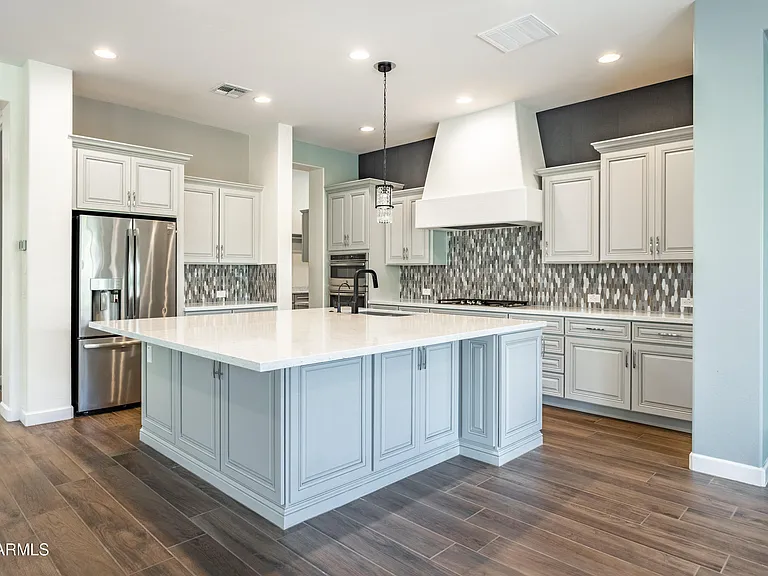 70 E Kennedia Dr — Photo 4