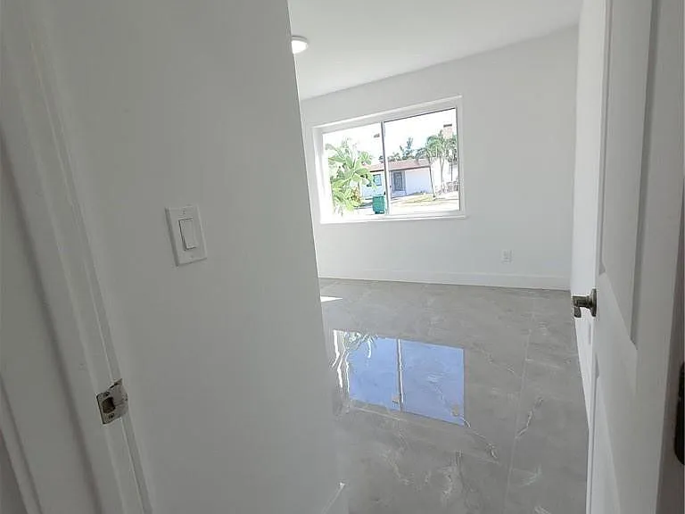 6041 SW 17th St — Photo 17