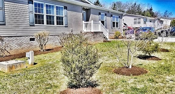 3rd image of 117 Eastgate Dr #2