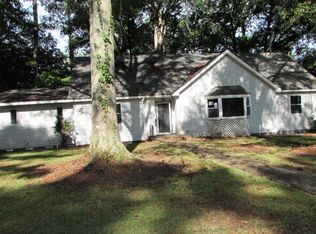 323 Lane Cir, Lagrange, GA 30240