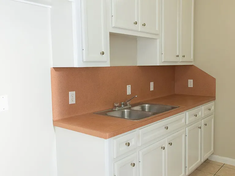 2530 Aldon St — Photo 28