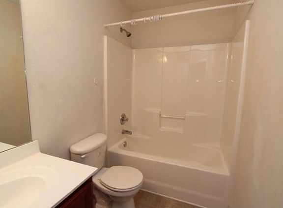 3rd image of 122 Wellbrook Ct NE