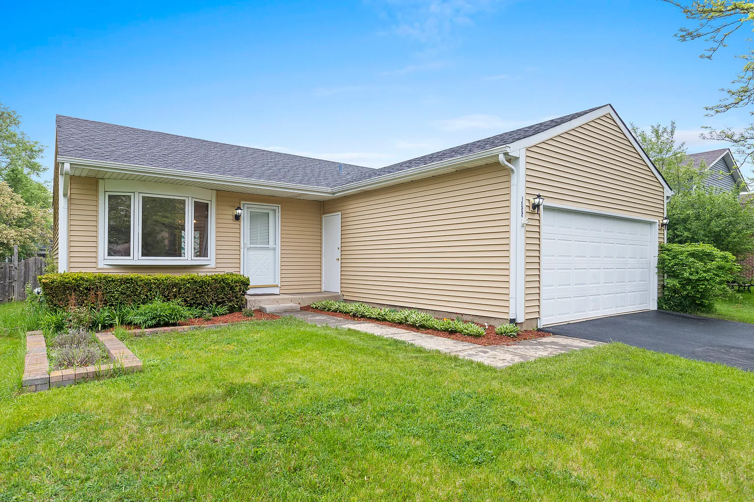 1455 Maple Ridge Ct photo 1