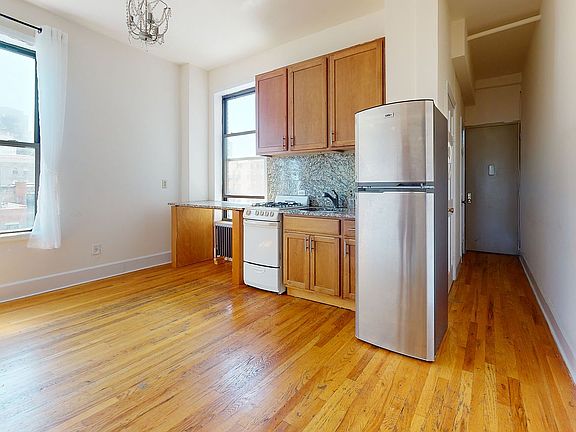 4th image of 324 W 84th St APT 121