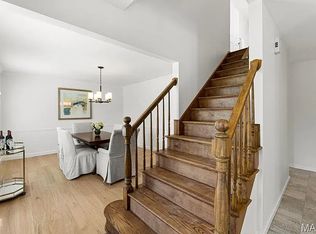 14217 Dinsmoor Dr, Chesterfield, MO 63017