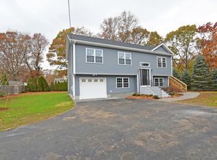 18 Anama Ave, Rumford, RI 02916