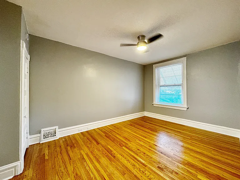 3808 Fairview Ave — Photo 11