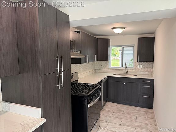3rd image of 3545 Union Lake Rd