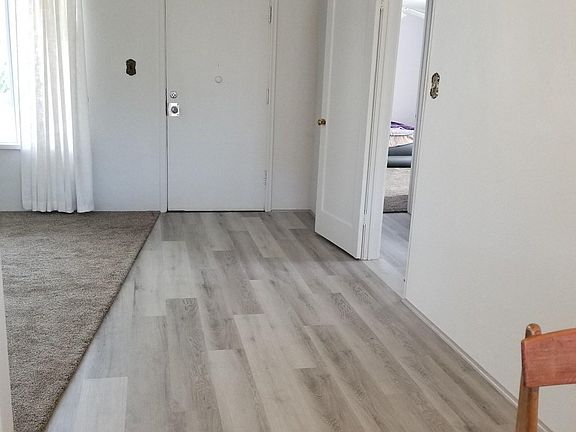5th image of 5466 S Avalon Dr