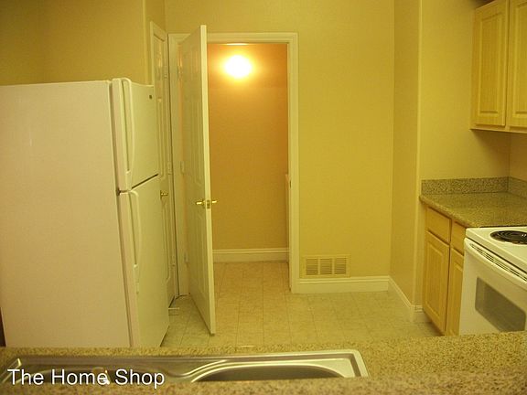 5th image of 8000 W Badura Ave Unit 1081