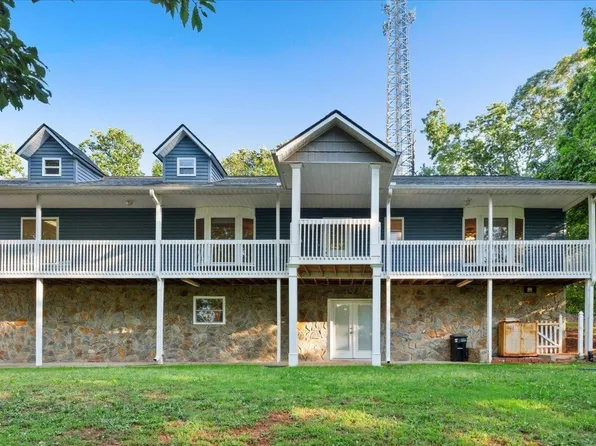 38 Jesse Ct, Taylors, SC 29687