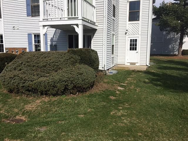 1st image of 404 Bainbridge Ct APT B1