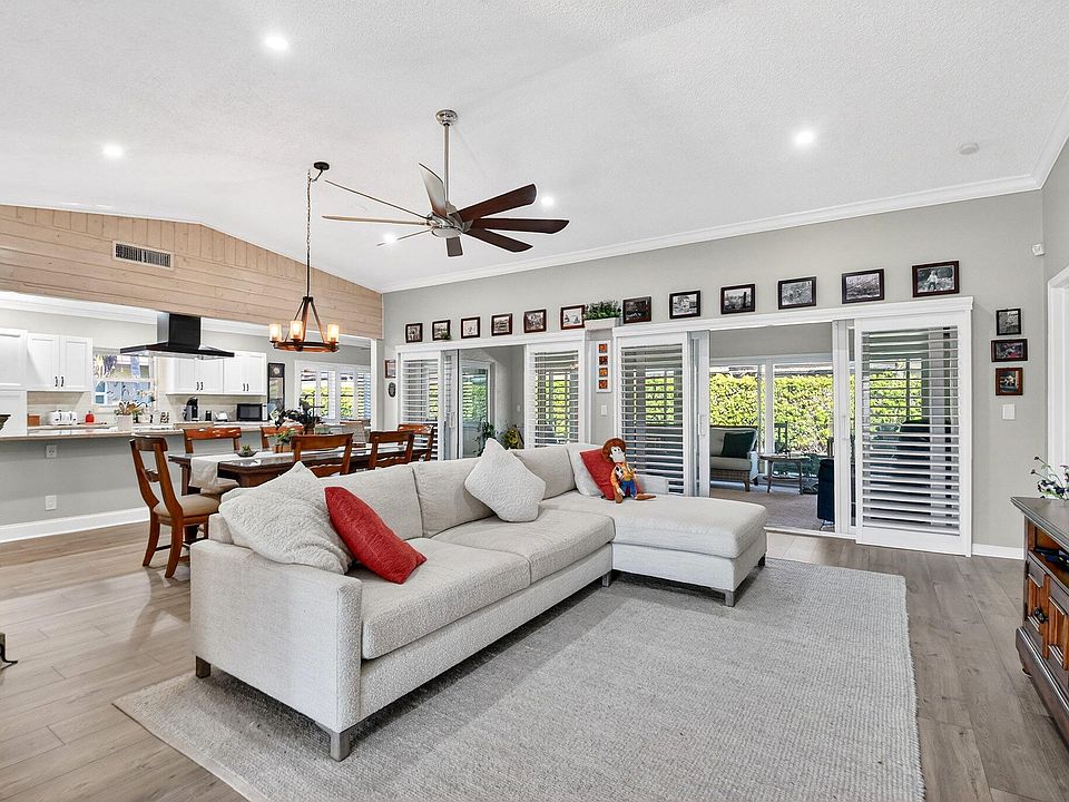 1st image of 10265 Greentrail Drive N