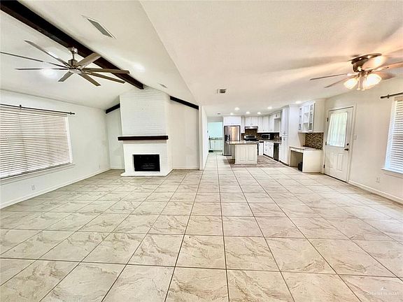 3rd image of 1103 Ash Dr