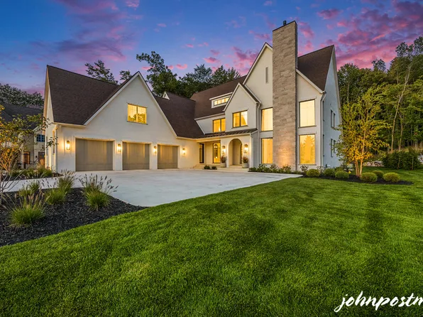 5789 Manchester Hills Dr, Grand Rapids, MI 49546