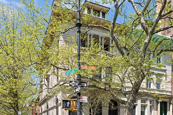 Sold by HomeDax Real Estate | media 17